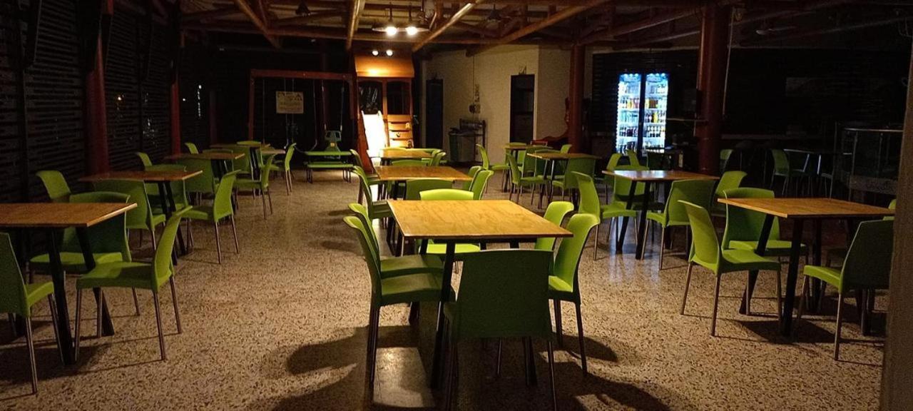 Hotel Chicala Salgar Puerto Salgar エクステリア 写真